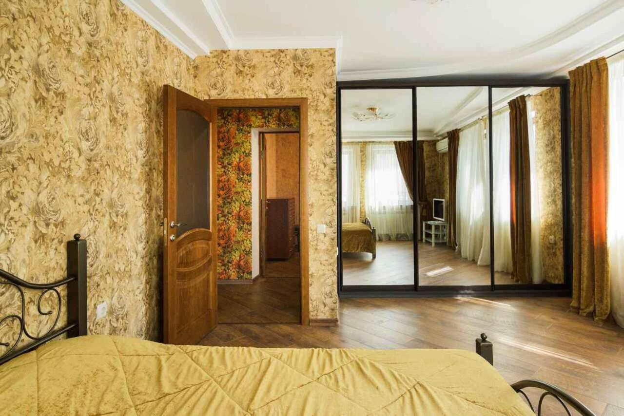 Apartment In Deribasovskay Street 20 Odesa Exterior photo