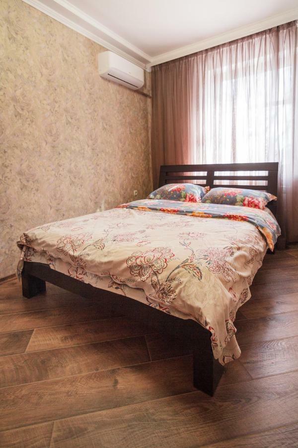 Apartment In Deribasovskay Street 20 Odesa Exterior photo
